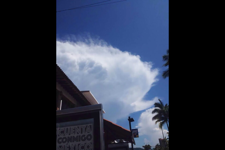 Vaisseau de nuage au-dessus de Puerto Vallarta, Mexique