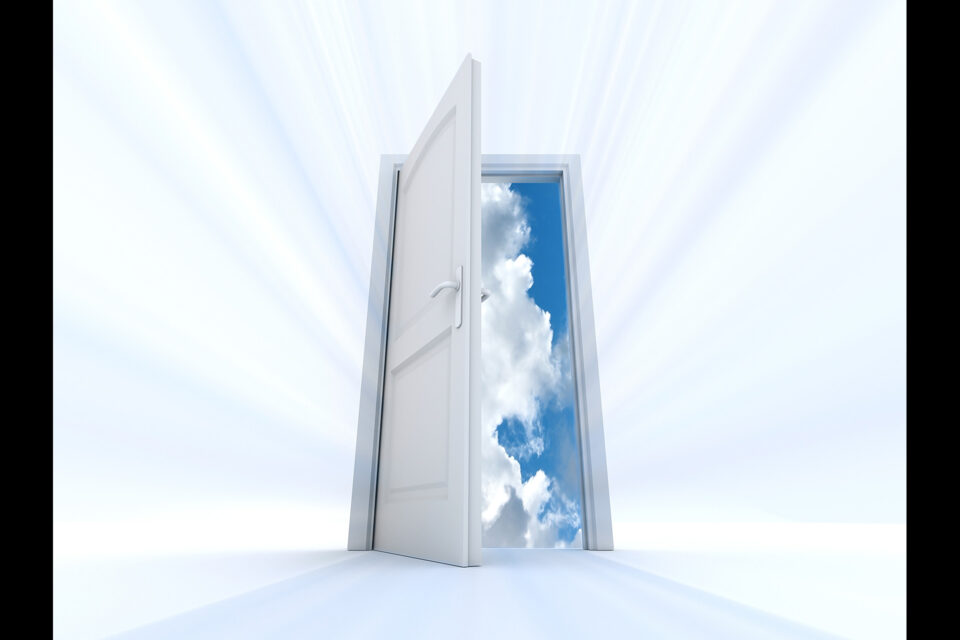 Une porte s’ouvrira sur un ensemble de possibilités entièrement nouvelles et seulement la paix, la joie et l’amour resteront.